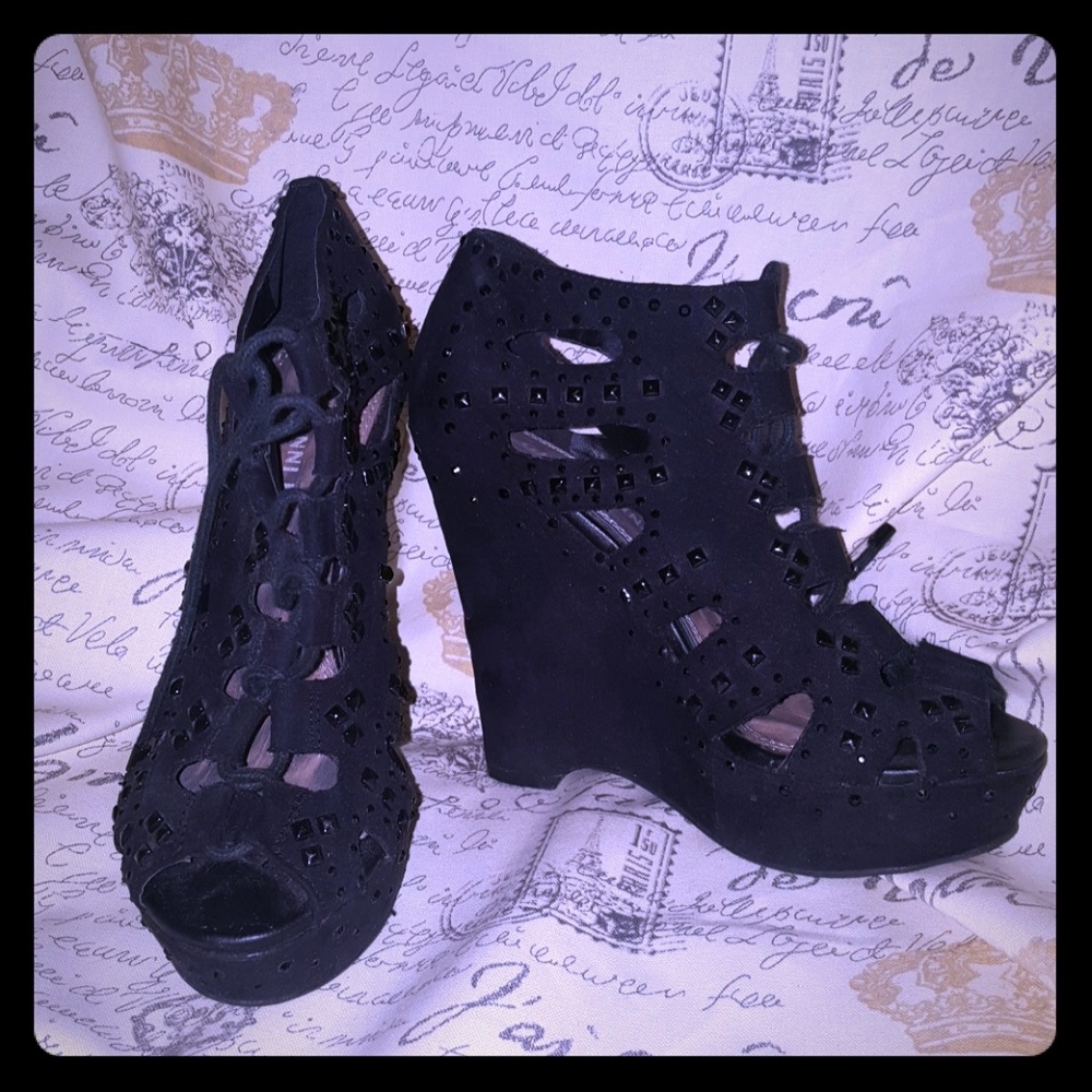 Gianni Bini Peep-toe Platform Wedges